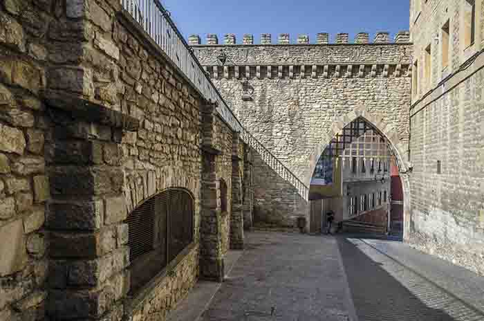 Álava - Vitoria-Gasteiz 42 - murallas Navarras.jpg